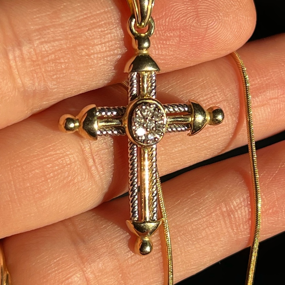 14k gold Diamond Cross snake chain necklace -New with tags! - Picture 9 of 15